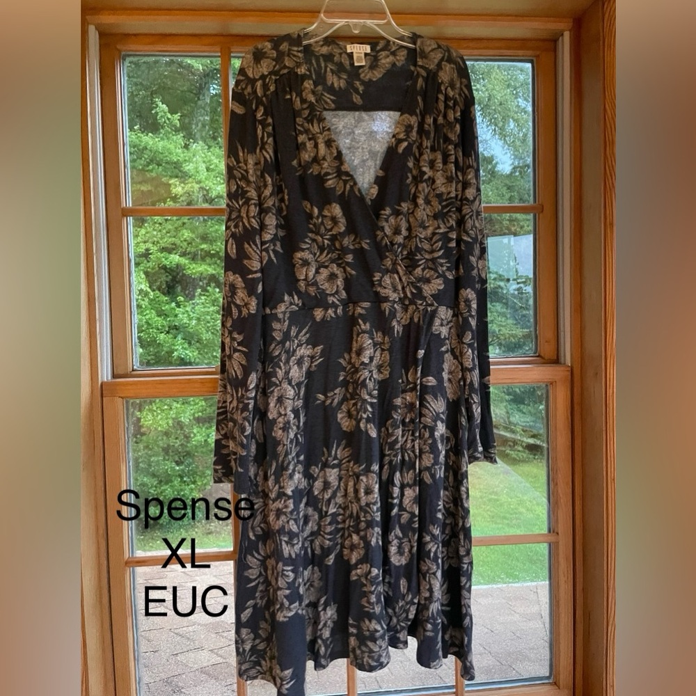 Navy floral long sleeve wrap dress EUC xl